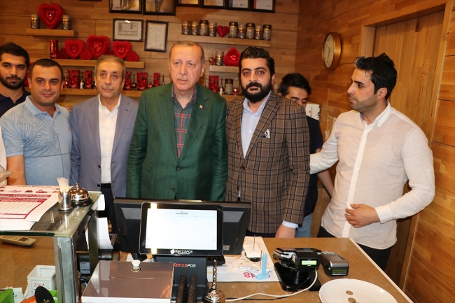 Cumhurbaşkanı Erdoğan Diyarbakırlılarla sohbet etti